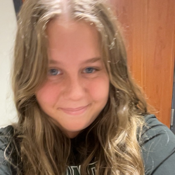 chloe_wenzel
